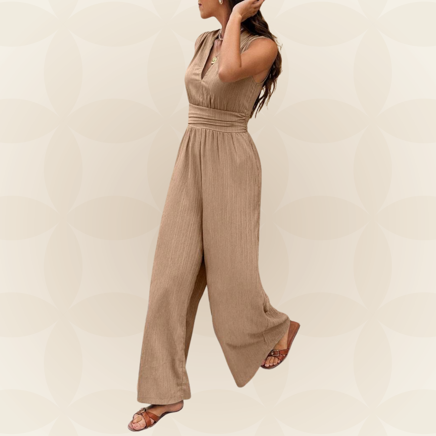 Marga | Effen jumpsuit met diepe V-hals en gerimpelde mouwen
