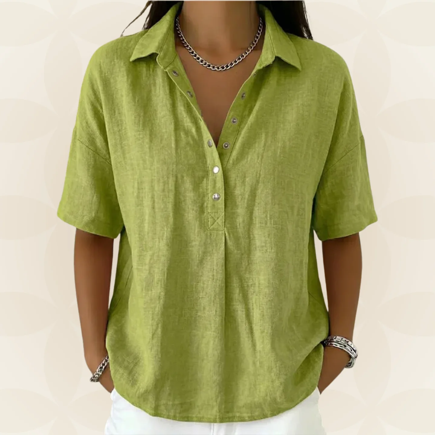 Sonja – Blouse met kraag en knoopdetail