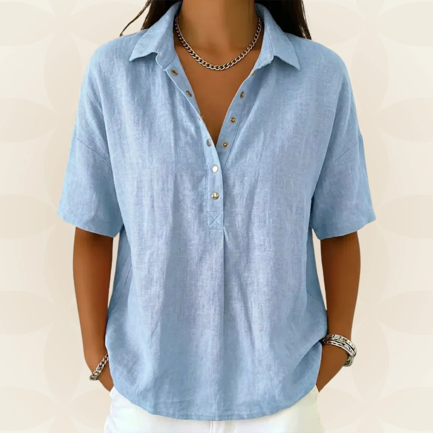 Sonja – Blouse met kraag en knoopdetail
