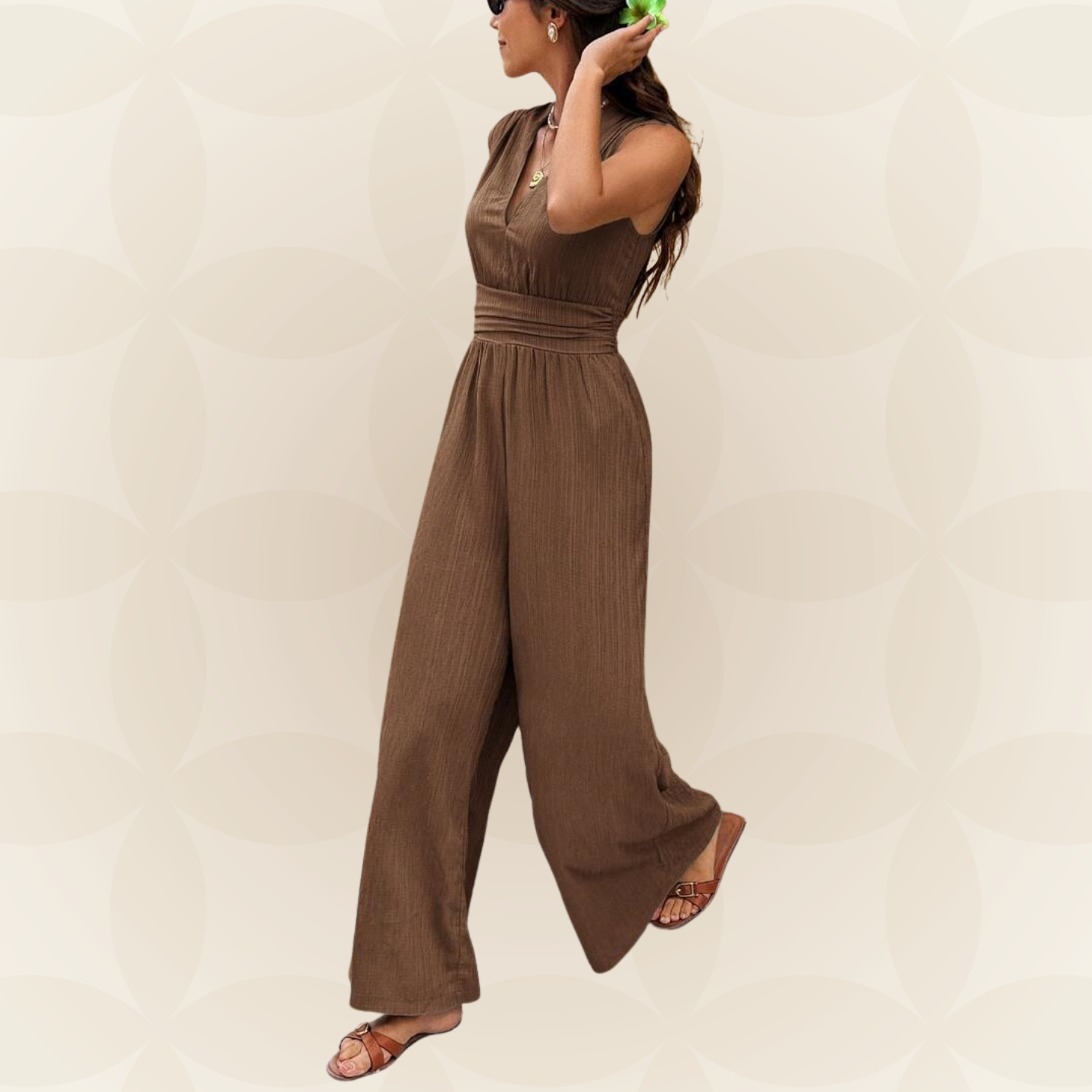 Marga | Effen jumpsuit met diepe V-hals en gerimpelde mouwen