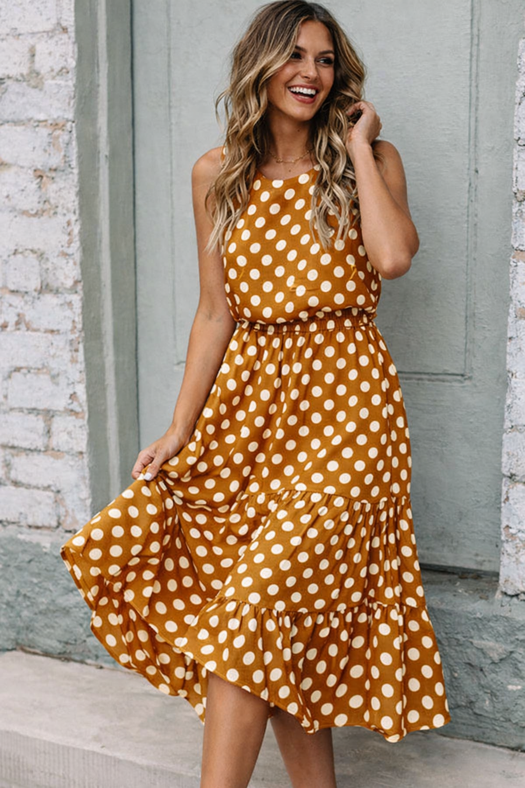 Anne - Polkadot Jurk met Tijdloze Print