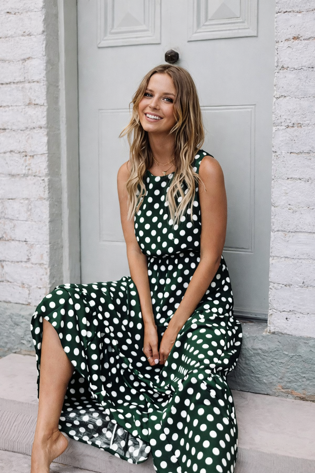 Anne - Polkadot Jurk met Tijdloze Print