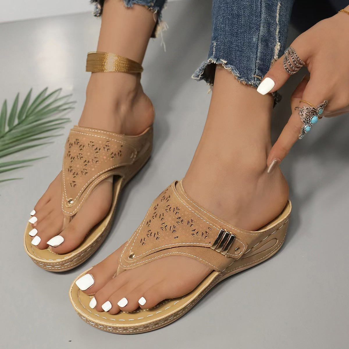 Yara | Sandalen met ergonomische zool en comfortabele sleehak