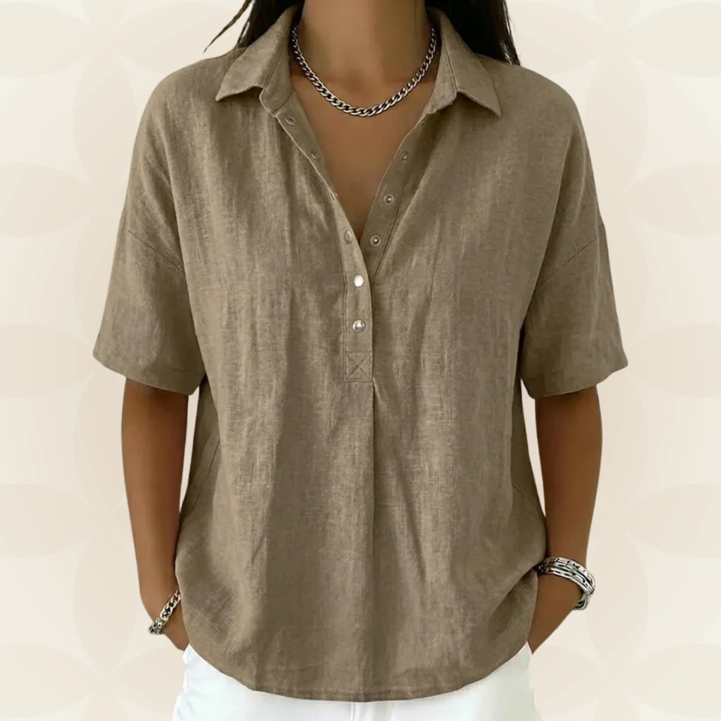 Sonja – Blouse met kraag en knoopdetail